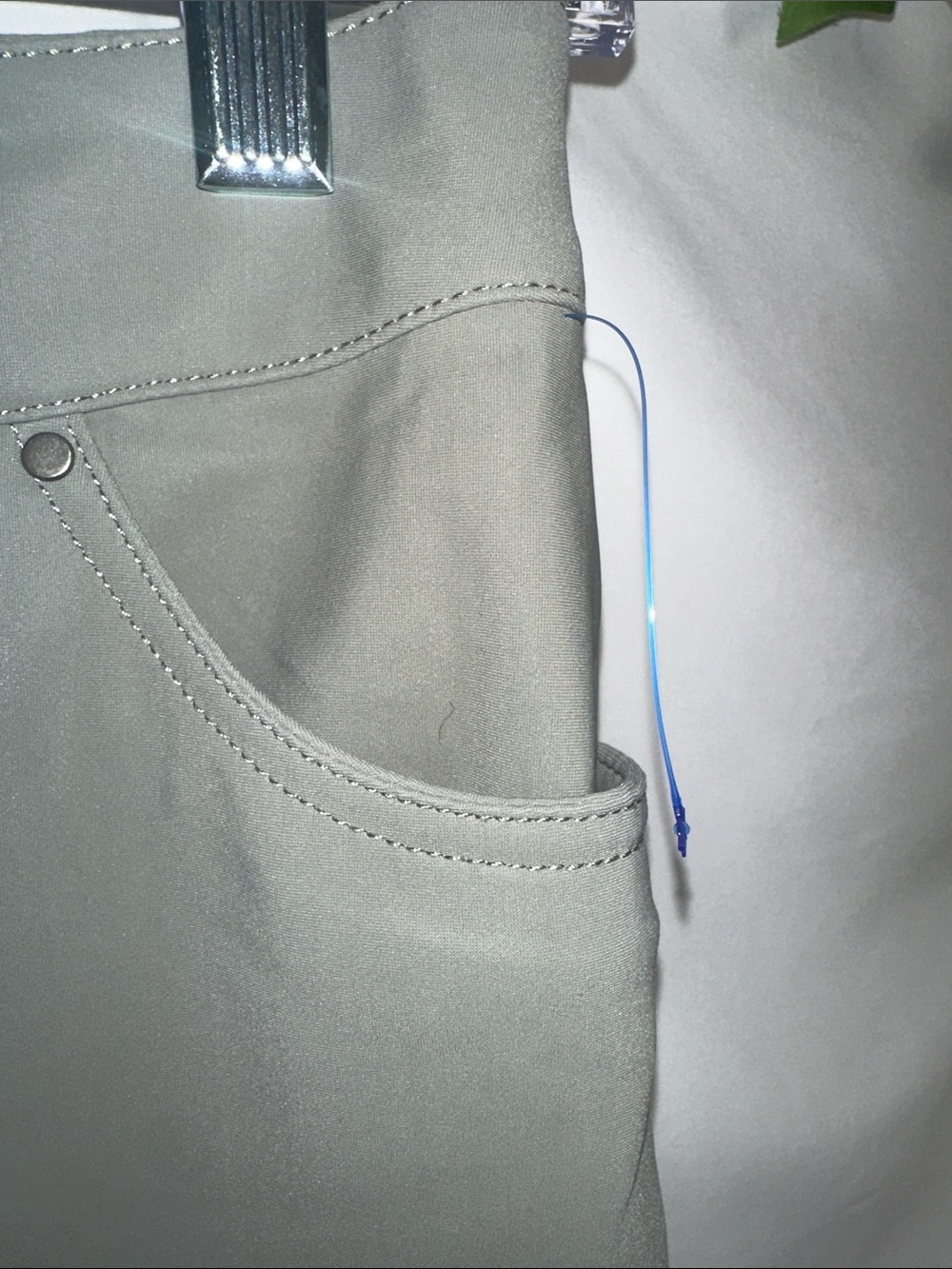 lululemon athletica Olive Utility Pocket Pants - Picture 4 of 10
